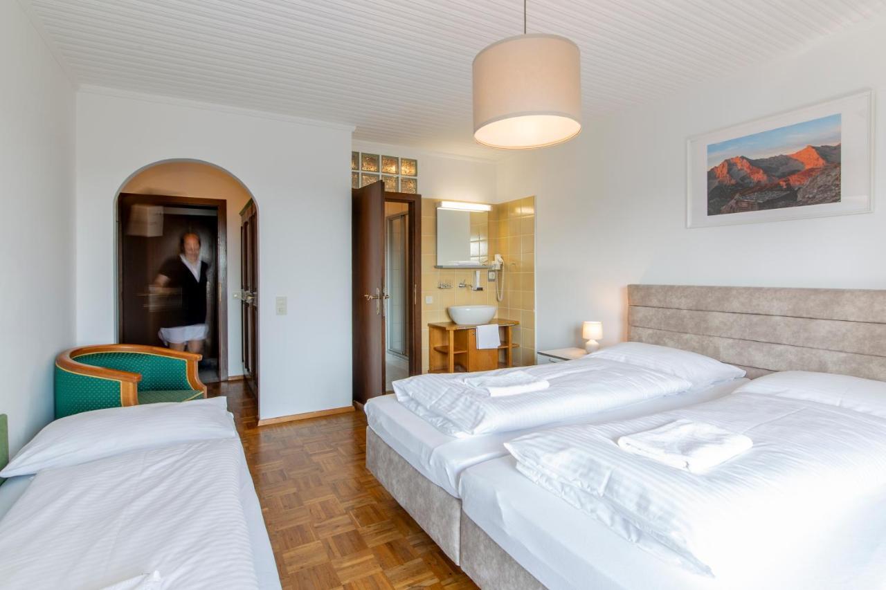 Tirolerhof Hotel Sankt Georgen im Attergau Eksteriør billede