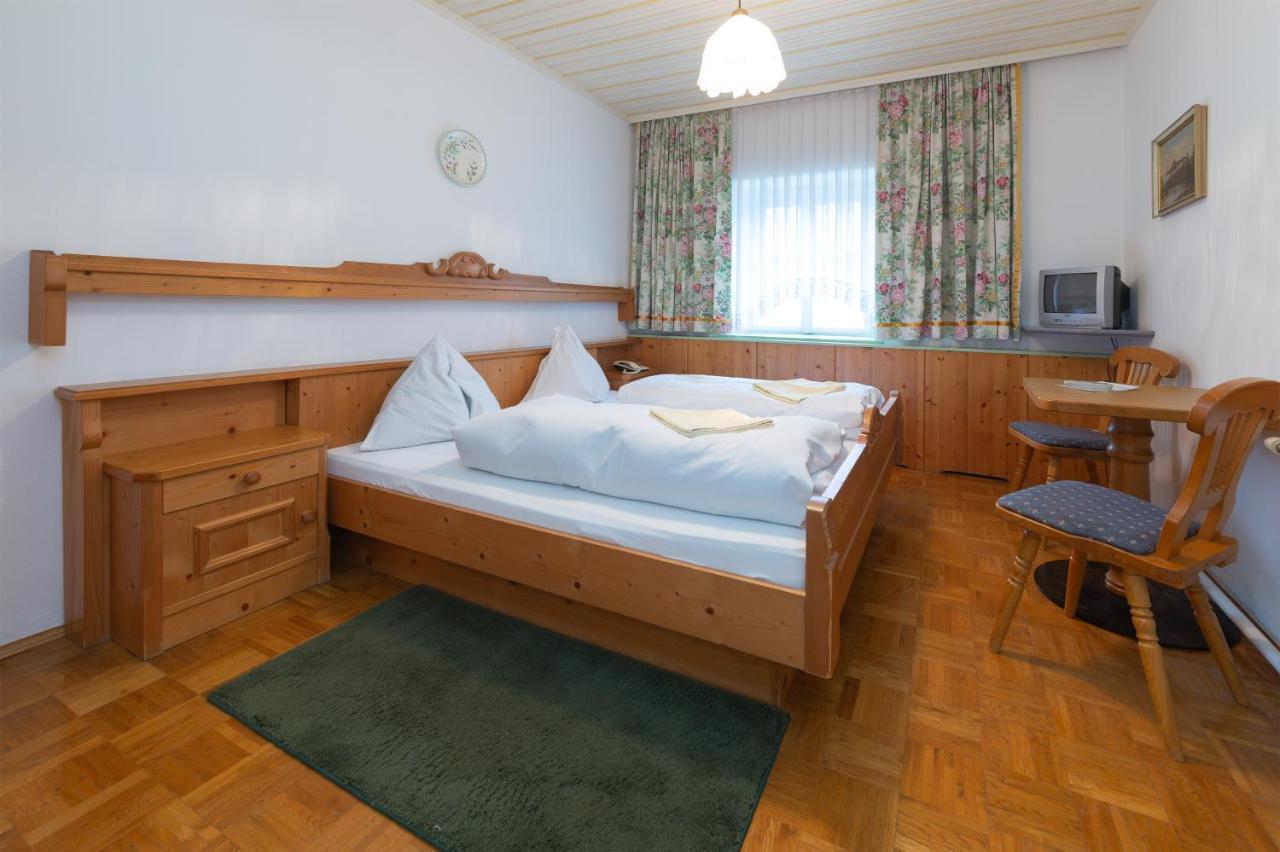 Tirolerhof Hotel Sankt Georgen im Attergau Eksteriør billede